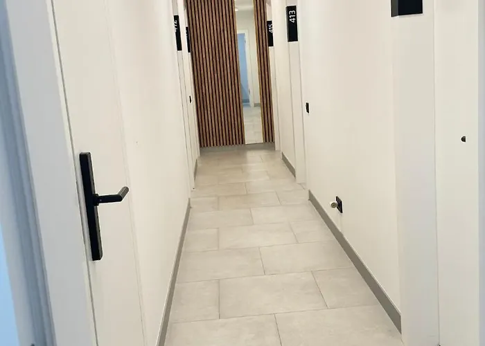 Livingstones Iii - Henry's 411 - 2p - Shared Kitchen