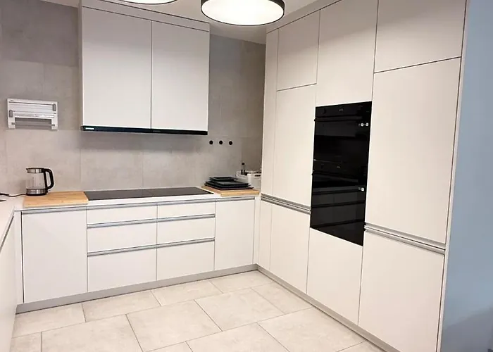 Livingstones Iii - Henry's 411 - 2p - Shared Kitchen *