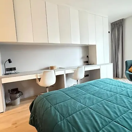 Livingstones Iii - Henry's 411 - 2p - Shared Kitchen *