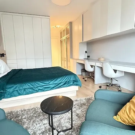 Livingstones Iii - Henry's 411 - 2p - Shared Kitchen *