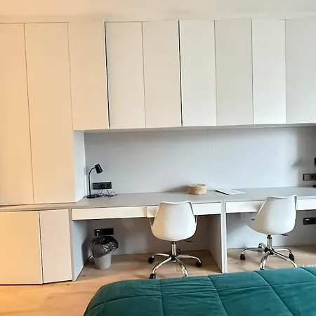 Livingstones Iii - Henry's 411 - 2p - Shared Kitchen