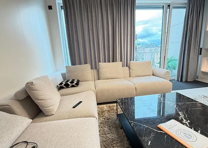 Livingstones Iii - Henry's 411 - 2p - Shared Kitchen *