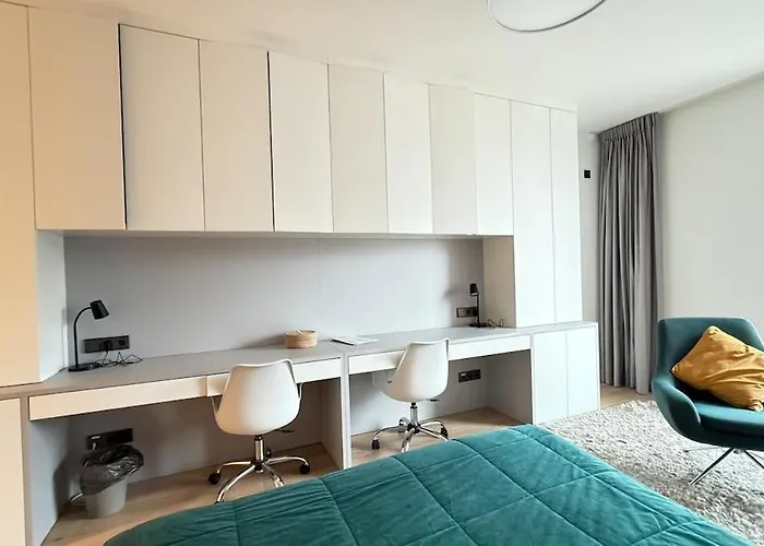 Livingstones Iii - Henry's 411 - 2p - Shared Kitchen Apartment *