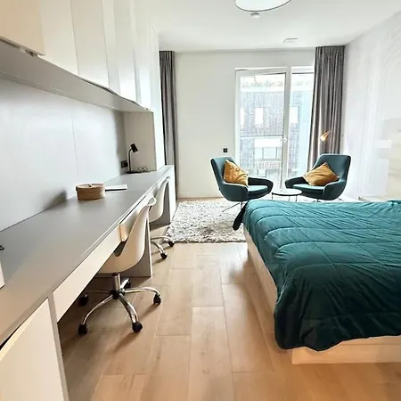 Livingstones Iii - Henry's 411 - 2p - Shared Kitchen