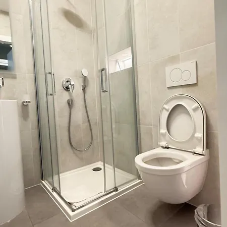 Livingstones Iii - Henry's 411 - 2p - Shared Kitchen Appartamento *