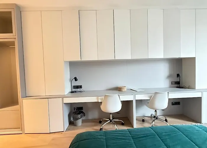 Livingstones Iii - Henry's 411 - 2p - Shared Kitchen