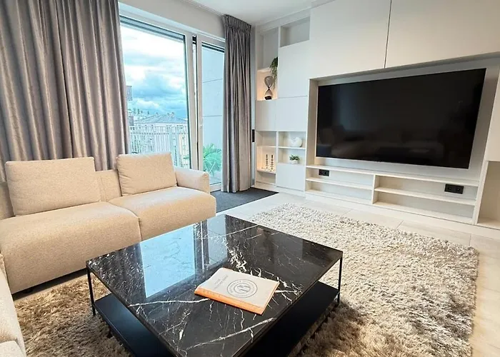 Livingstones Iii - Henry's 411 - 2p - Shared Kitchen *